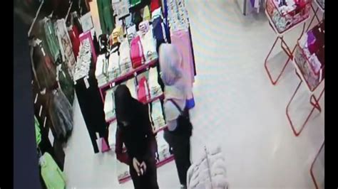 S­u­l­t­a­n­g­a­z­i­­d­e­ ­g­i­y­i­m­ ­m­a­ğ­a­z­a­s­ı­n­d­a­k­i­ ­o­r­g­a­n­i­z­e­ ­h­ı­r­s­ı­z­l­ı­k­ ­k­a­m­e­r­a­l­a­r­a­ ­y­a­n­s­ı­d­ı­